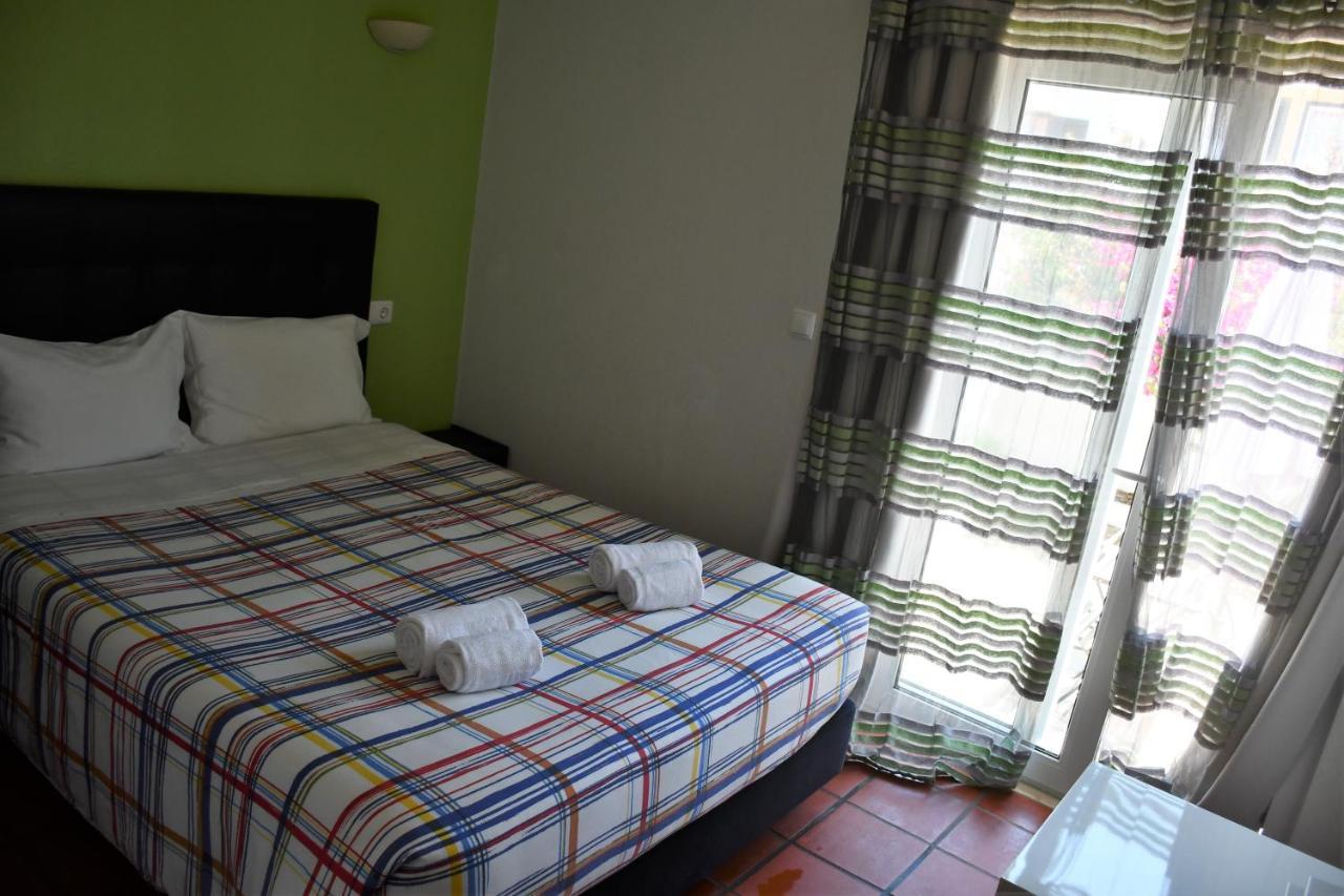 Alojamentos Vitinho - Vila Nova Milfontes Vila Nova de Milfontes Eksteriør billede